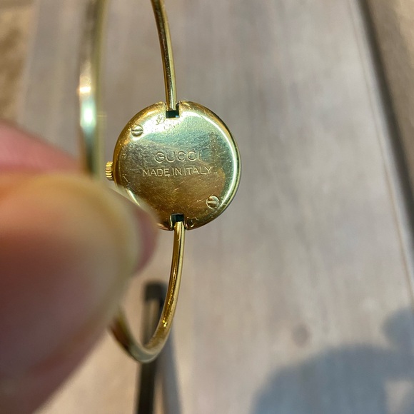 Vintage Gucci Bezel Gold Bangle Watch - Picture 6 of 7